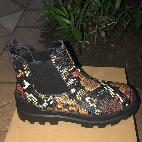 Circus by Sam Edelman 8.5 Snake Print Rare Colors Platform Boots - Picture 4 of 10